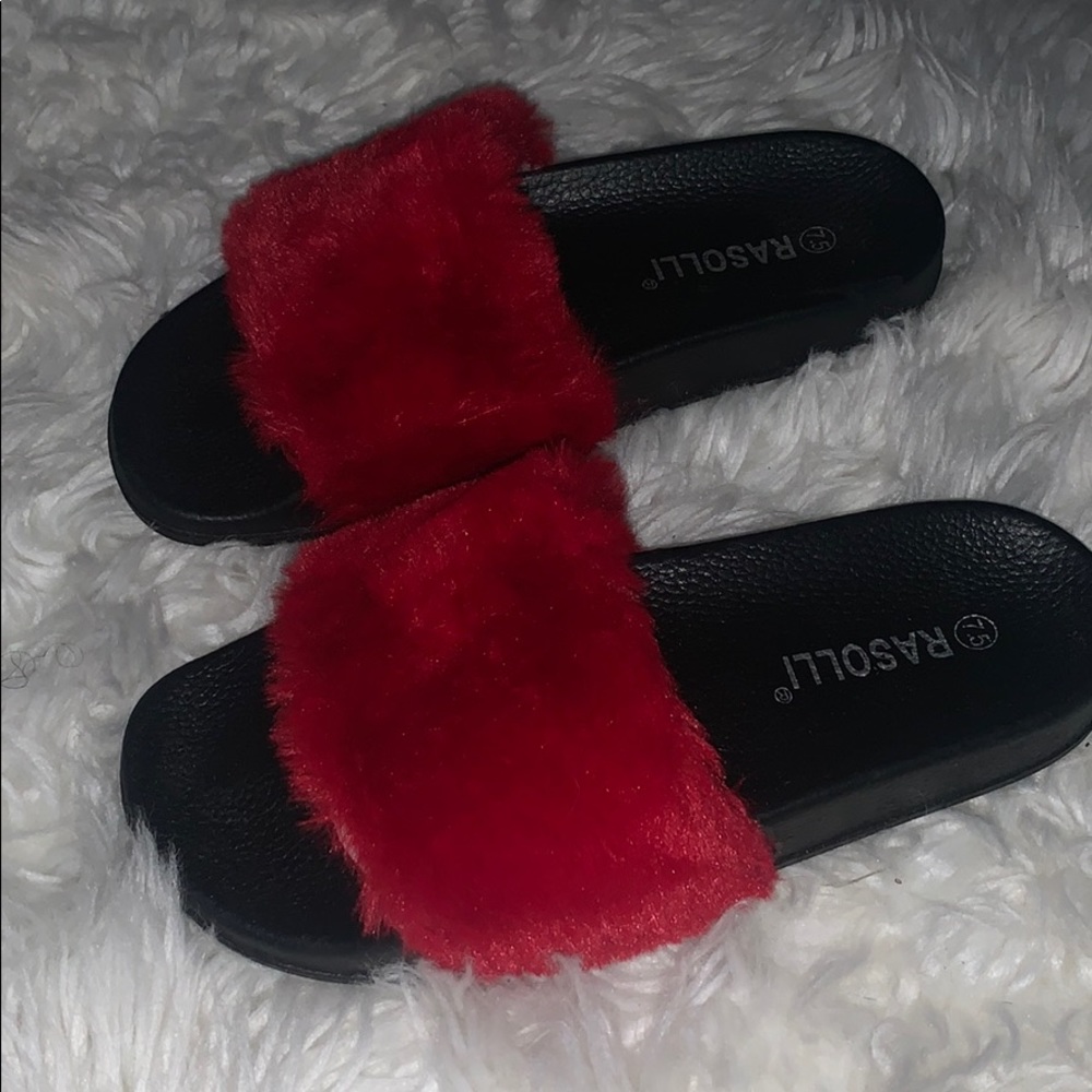 Red faux fur slide